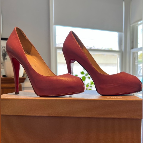 Christian Louboutin Pink Heels - Picture 4 of 11